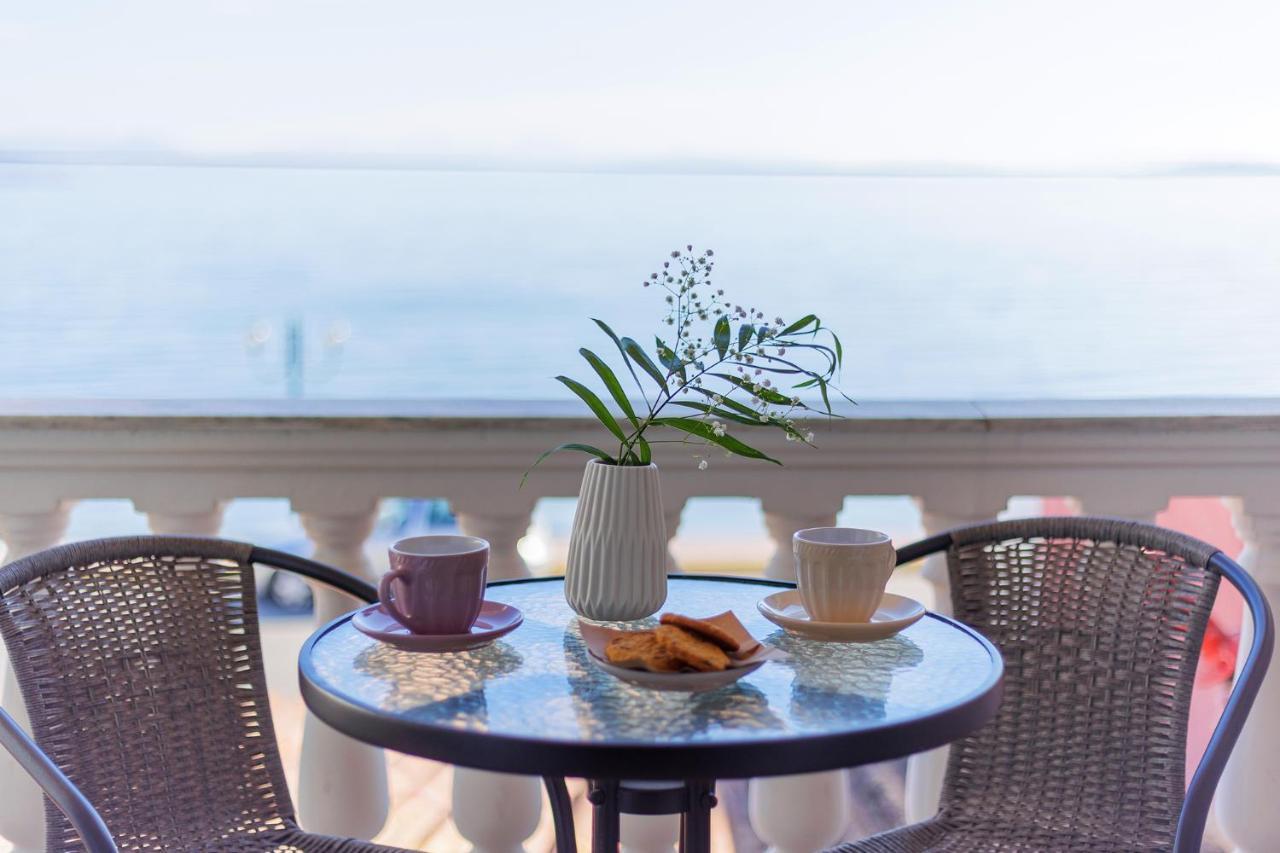 Marina Beachfront Apartment By Konnect, Ipsos Bagian luar foto